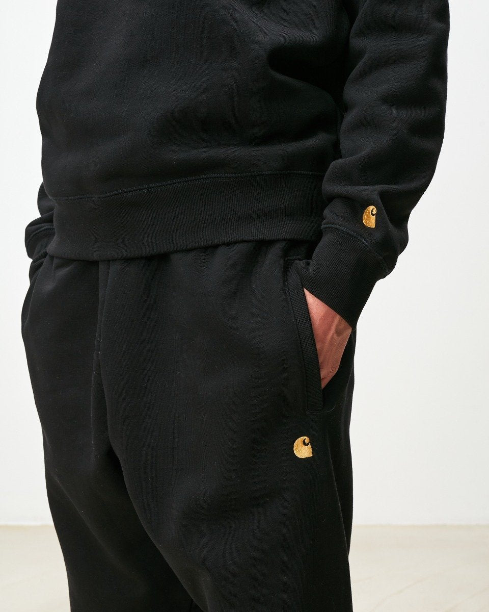 Carhartt WIP - Chase Sweat - BLACK / GOLD / Sort - Sweatshirts