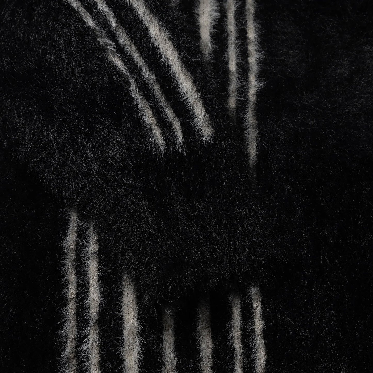Aries - Oversized Chenille Column Knit - BLACK / Sort - Strik