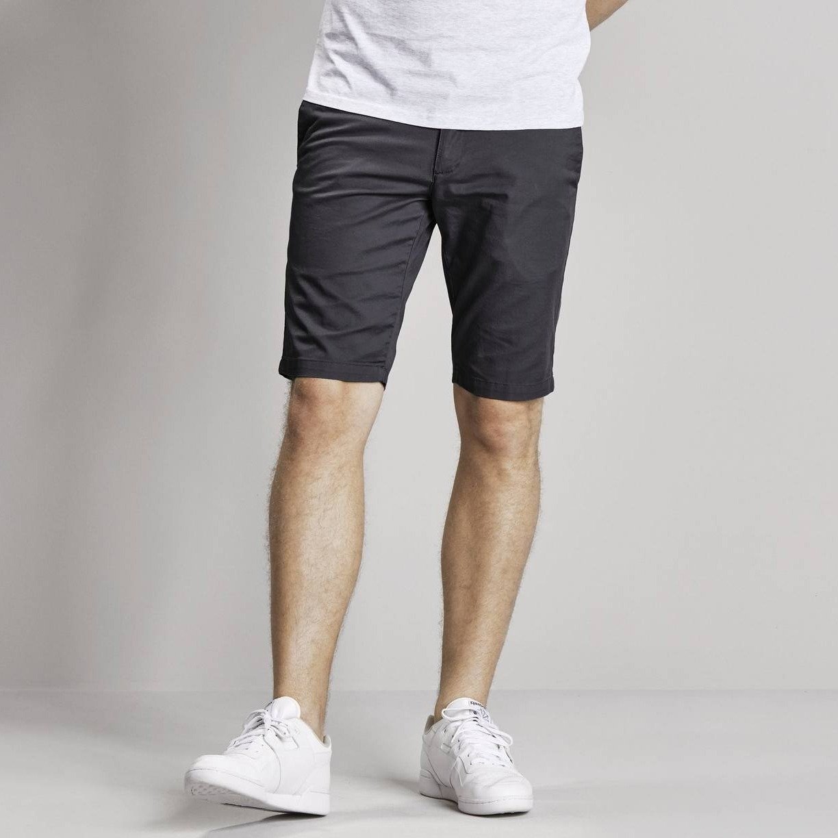 Carhartt WIP - Sid Short Lamar - BLACK RINSED / Sort - Shorts