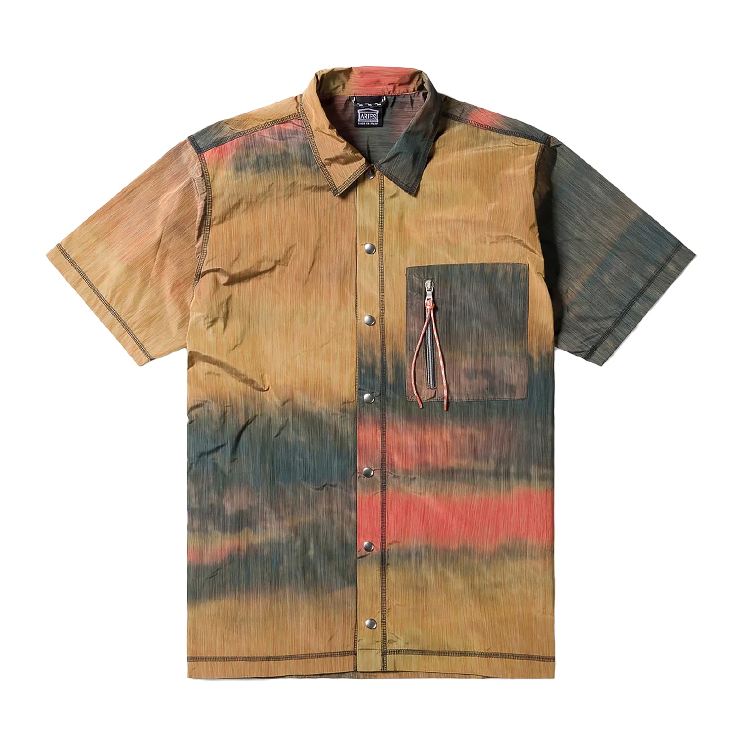 Aries kortærmet skjorte i crinklet nylon med tie-dye farveforløb i okker, rød og army grøn, made in Italy