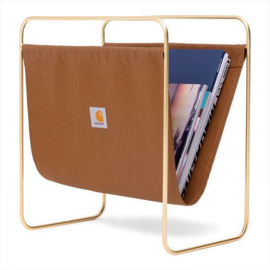 Carhartt WIP magasinstativ med brushed guld-stel og Hamilton Brown canvas-sæde