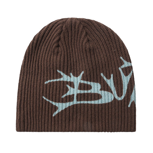 Ribstrikket beanie i brun med lyseblåt grafik-print og slouchy fit