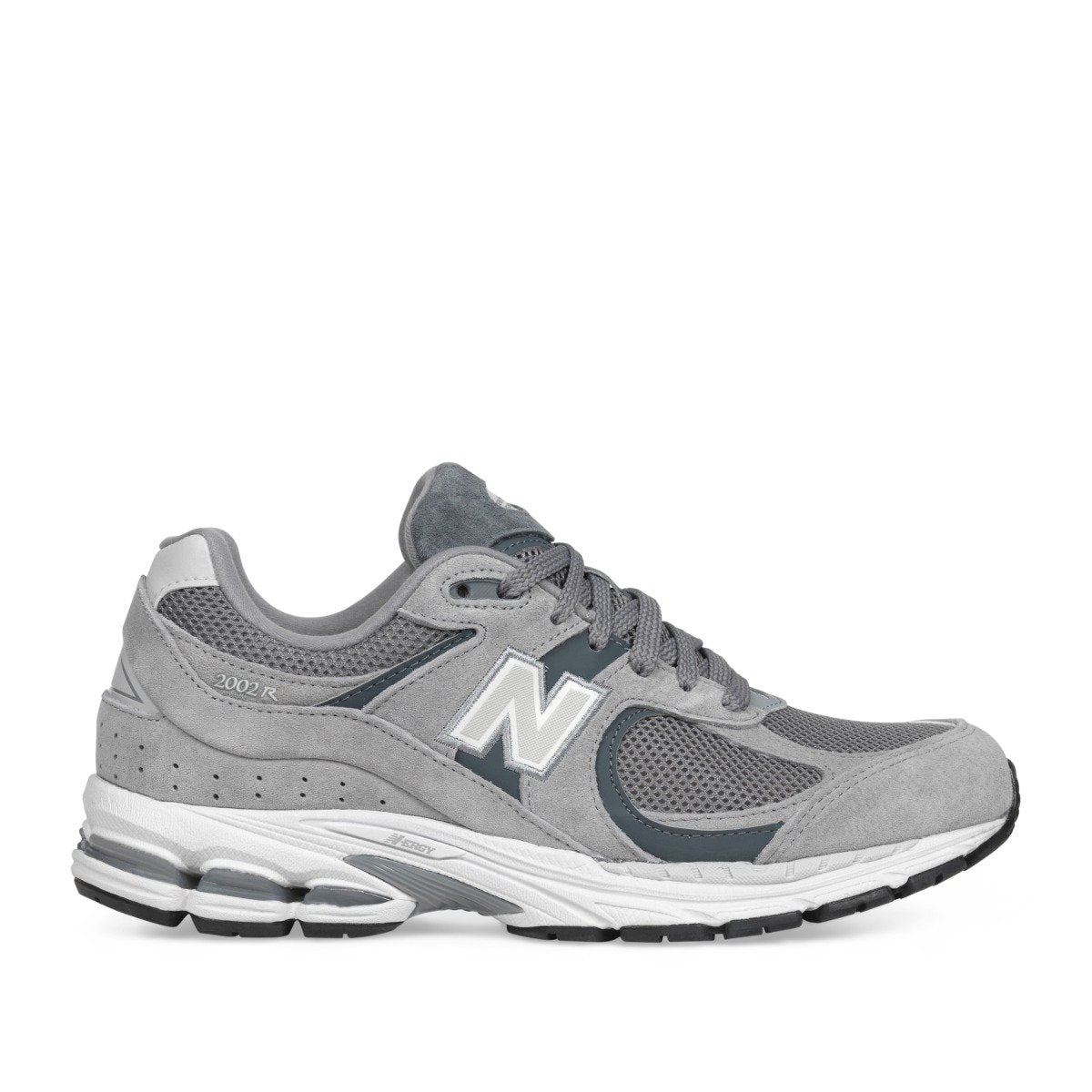 New Balance 2002R grå ruskind og mesh med N-logo og N-ERGY mellemsål, bred pasform