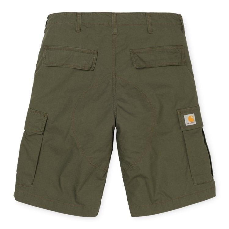 Carhartt WIP cargo shorts i olivengrøn ripstop med sidepockets og logo-patch